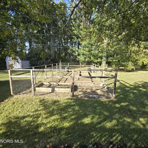 Exterior - 42108 Emerson Ct, Elyria, OH 44035 photo 11 of 16