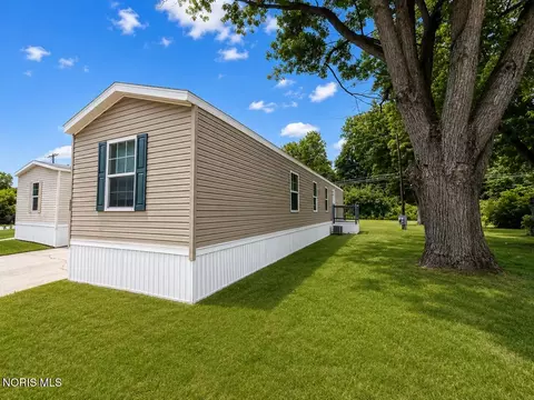 10430 Airport Hwy #LOT 198, Swanton, OH 43558