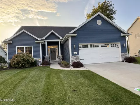 1225 Plum Grove Ln, Toledo, OH 43615