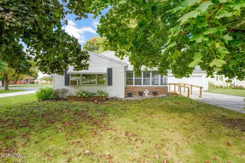 Exterior - 150 W Strong St, Wayne, OH 43466 photo 2 of 12