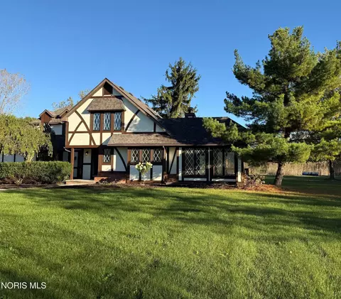 15376 Five Point Rd, Perrysburg, OH 43551