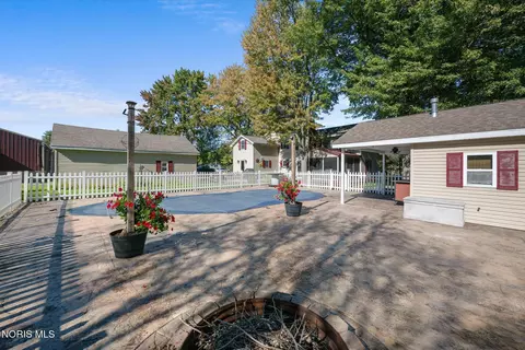 Exterior - 8520 Cedar Point Rd, Oregon, OH 43616 photo 7 of 18