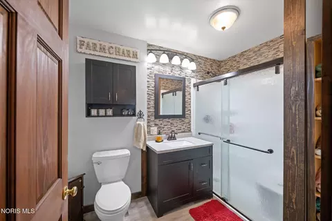 Bath - 8520 Cedar Point Rd, Oregon, OH 43616 photo 3 of 3
