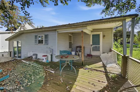 Exterior - 217 E Walnut St, Wauseon, OH 43567 photo 6 of 11
