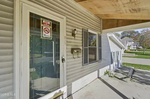 Exterior - 217 E Walnut St, Wauseon, OH 43567 photo 2 of 11