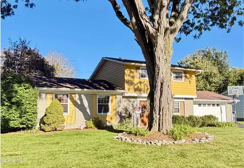 1929 Sunnylawn Dr, Toledo, OH 43614