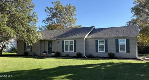 14329 Georgetown Dr, Bowling Green, OH 43402