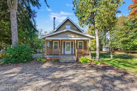 523 N Holland Sylvania Rd, Toledo, OH 43615