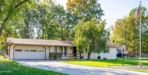Exterior - 115 Buckeye Dr, Antwerp, OH 45813 photo 2 of 8