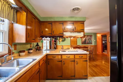 Kitchen - 115 Buckeye Dr, Antwerp, OH 45813 photo 1 of 2