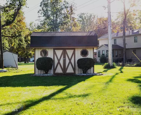 Exterior - 115 Buckeye Dr, Antwerp, OH 45813 photo 6 of 8