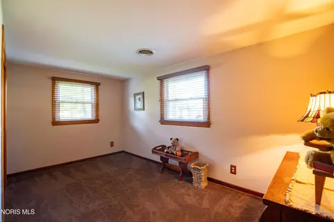 Bedroom - 115 Buckeye Dr, Antwerp, OH 45813 photo 2 of 8