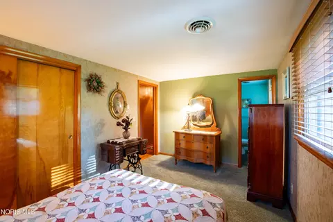 Bedroom - 115 Buckeye Dr, Antwerp, OH 45813 photo 7 of 8