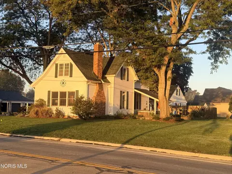2655 Shoreland Ave, Toledo, OH 43611