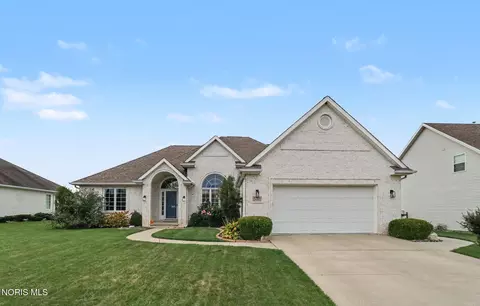 5711 Maple Creek Blvd, Sylvania, OH 43560