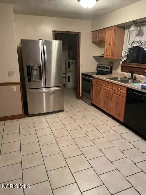 Kitchen - 324 Auburn Ln, Bryan, OH 43506 photo 1 of 1