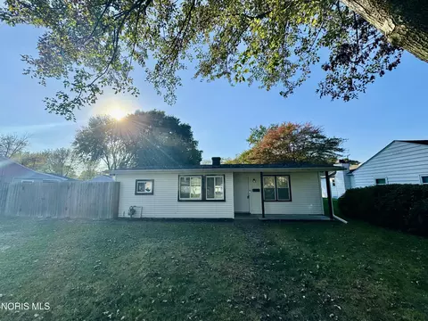 5909 Buchanan Dr, Toledo, OH 43623