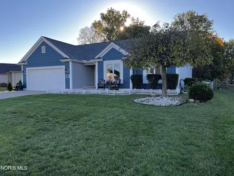 7929 Mead Ln, Holland, OH 43528