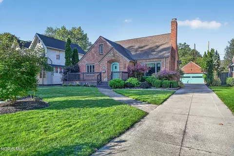2315 Densmore Dr, Toledo, OH 43606