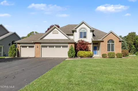 11060 Oak Pointe Dr, Whitehouse, OH 43571