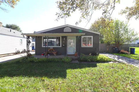 22 Orville Dr, Toledo, OH 43612