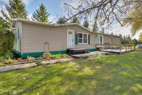 8949 Five Point Rd, Perrysburg, OH 43551