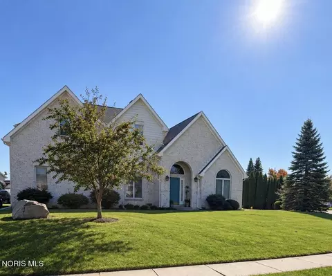 5930 Summer Pl Dr, Sylvania, OH 43560