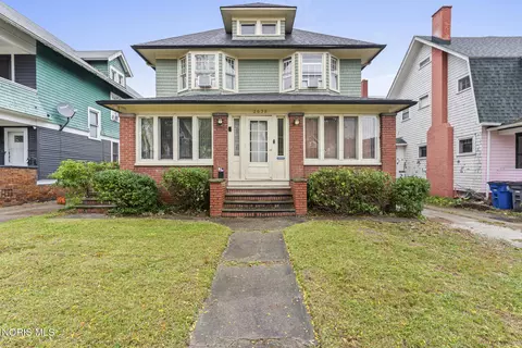 2638 Robinwood Ave, Toledo, OH 43610