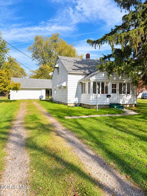 5856 Carnation Dr, Toledo, OH 43615