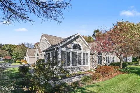 7431 Bent Tree Dr, Toledo, OH 43617