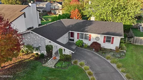 6105 Peppermill Dr, Sylvania, OH 43560