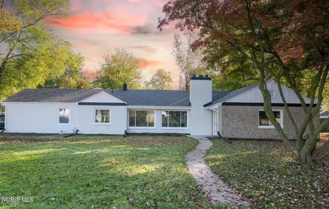 2026 Grecourt Dr, Toledo, OH 43615