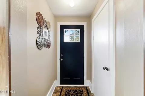 Entry Way - 9196 Milton Rd, Custar, OH 43511 photo 1 of 1