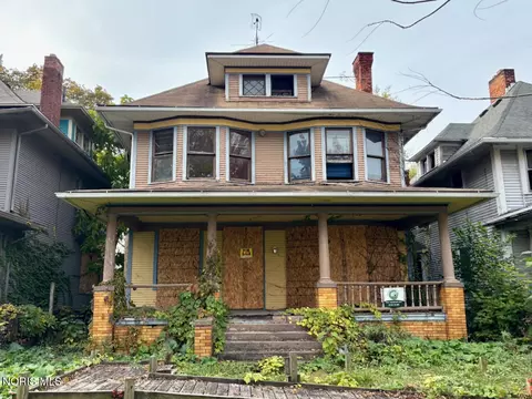 2315 Fulton St, Toledo, OH 43620