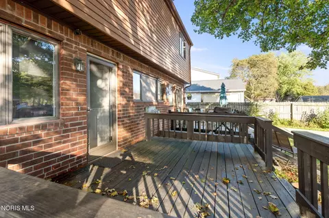 Exterior - 1241 Applegate St, Waterville, OH 43566 photo 6 of 7