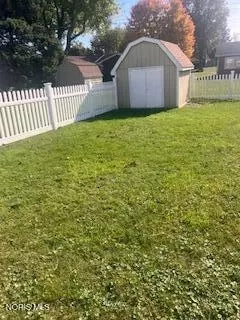 Exterior - 435 Indian Dr, Upper Sandusky, OH 43351 photo 2 of 4