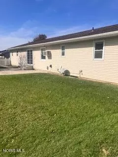 Exterior - 435 Indian Dr, Upper Sandusky, OH 43351 photo 1 of 4
