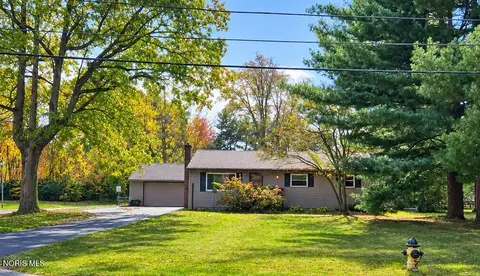 8241 Hill Ave, Holland, OH 43528