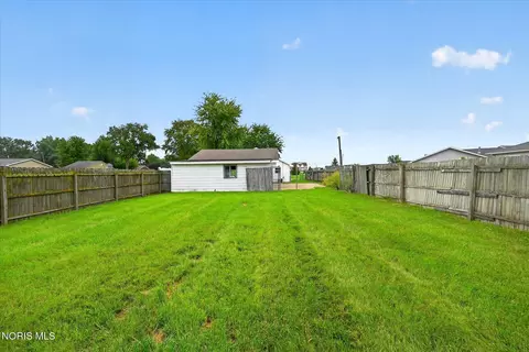 Exterior - 29882 Tracy Rd, Walbridge, OH 43465 photo 8 of 10
