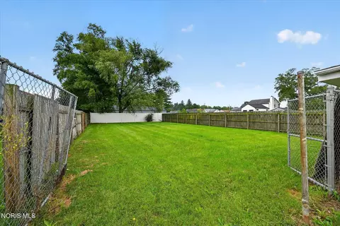 Exterior - 29882 Tracy Rd, Walbridge, OH 43465 photo 9 of 10