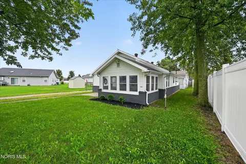 Exterior - 29882 Tracy Rd, Walbridge, OH 43465 photo 2 of 10