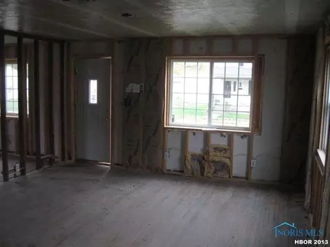 211 Wayne St, Dunkirk, OH 45836 photo 4