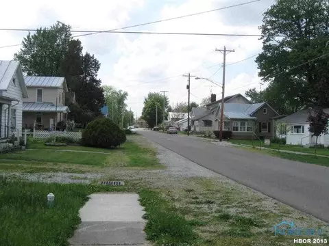 211 Wayne St, Dunkirk, OH 45836 photo 3