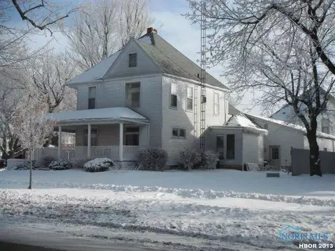 137 8th St, Upper Sandusky, OH 43351 photo 2