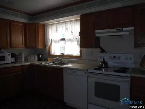 137 8th St, Upper Sandusky, OH 43351 photo 6
