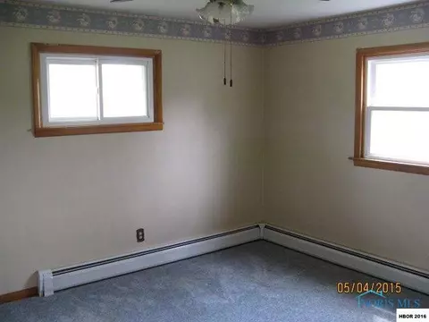 101 Maple St, Bradner, OH 43406 photo 7