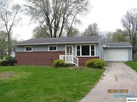 101 Maple St, Bradner, OH 43406 photo 1
