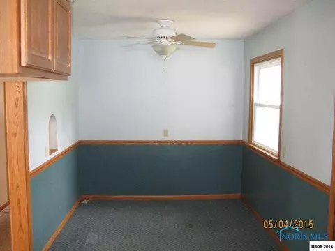 101 Maple St, Bradner, OH 43406 photo 4