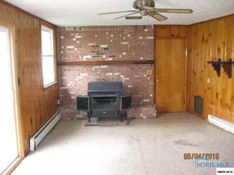 101 Maple St, Bradner, OH 43406 photo 5