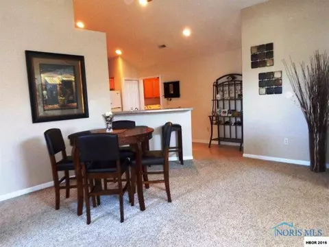 7737 Point Dr #5, Findlay, OH 45840 photo 2